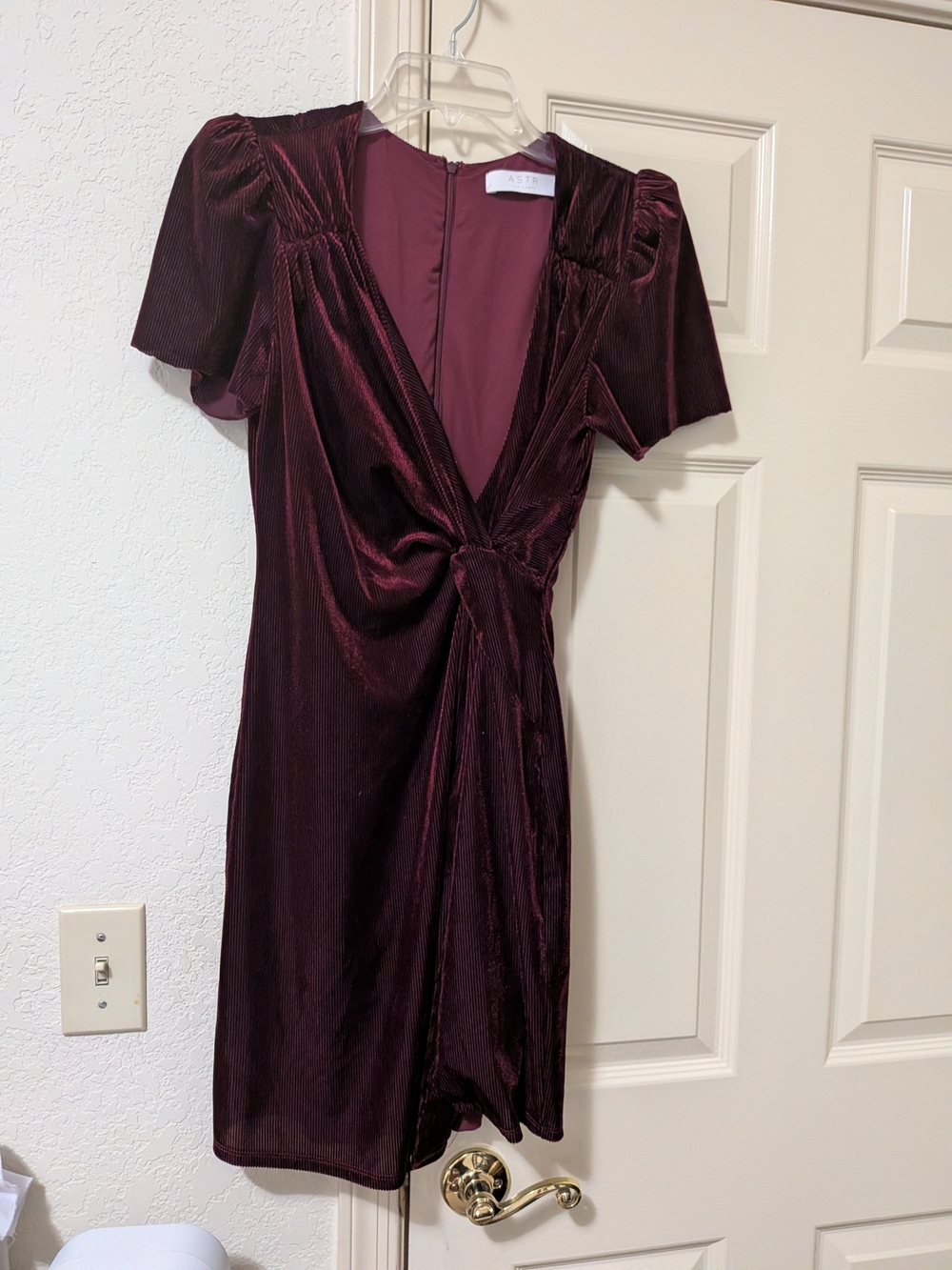 ASTR Burgundy Velvet Corduroy Twist-Front Midi Dress Small Stretchy Fit
